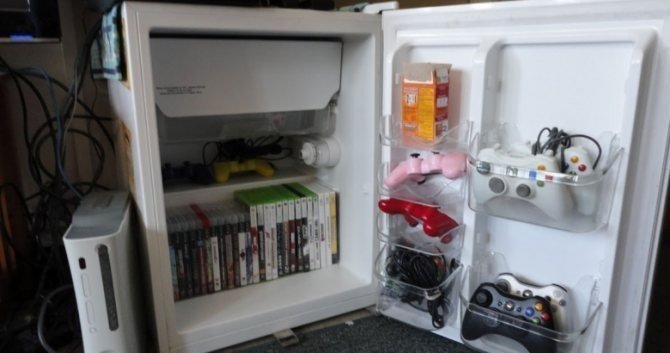 Шкафчик из холодильника