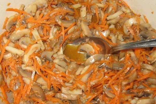 Гриб вешенка с морковью-по корейски